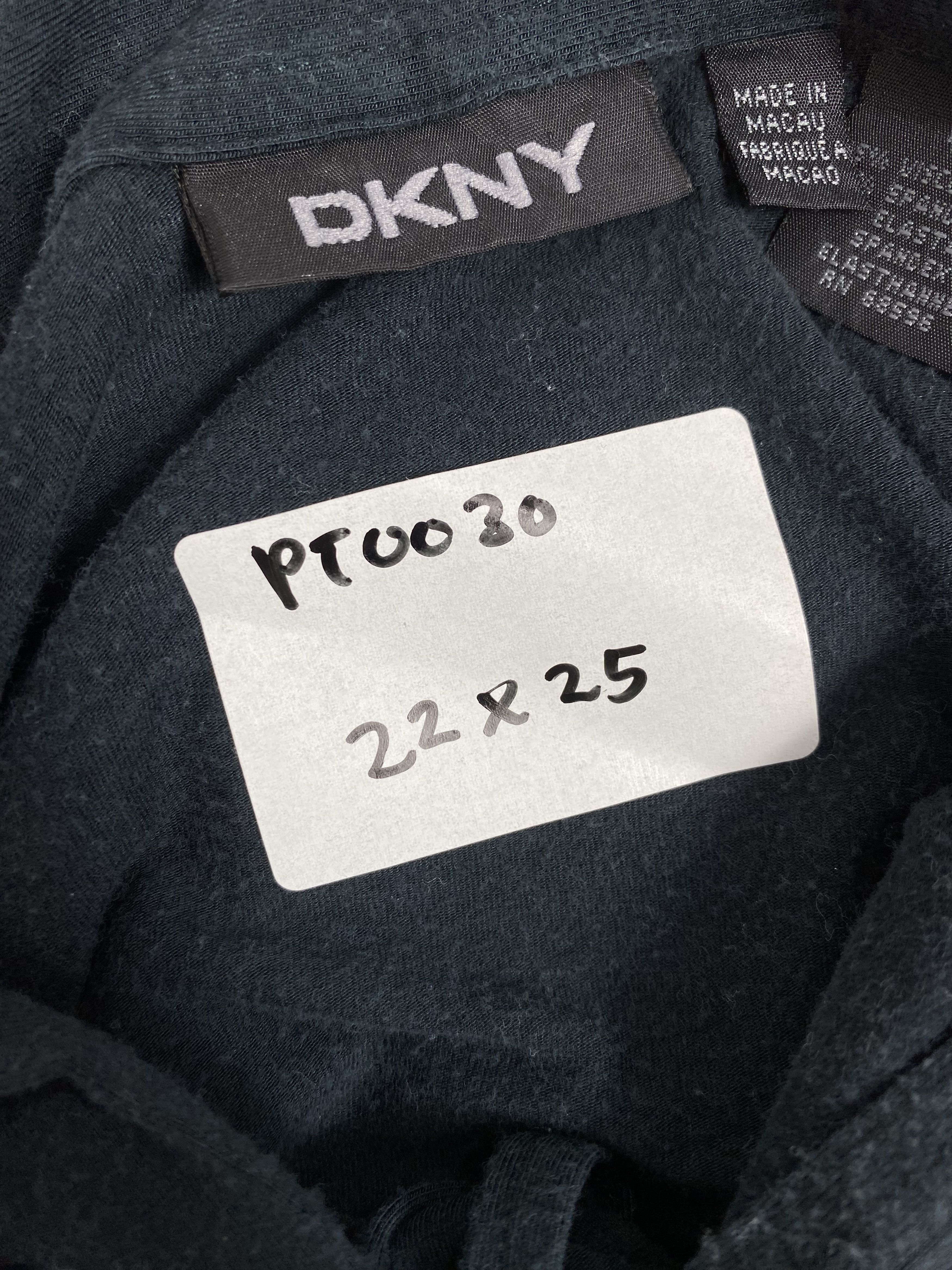 DKNY Vintage DKNY Faded Black T-Shirts PT0030 Size US M / EU 48-50 / 2 - 9 Thumbnail