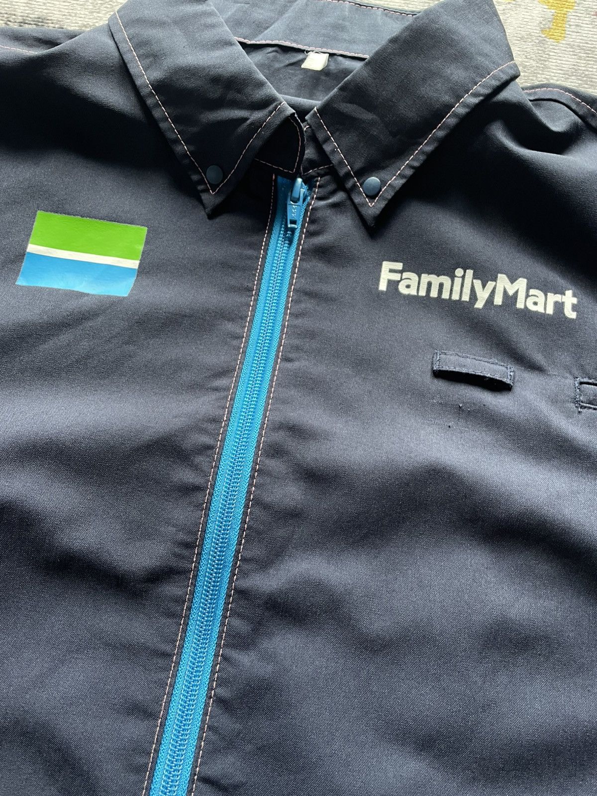 Japanese Brand Vintage FAMILY MART JAPAN Limited Staff Uniform Jacket Size US M / EU 48-50 / 2 - 4 Thumbnail