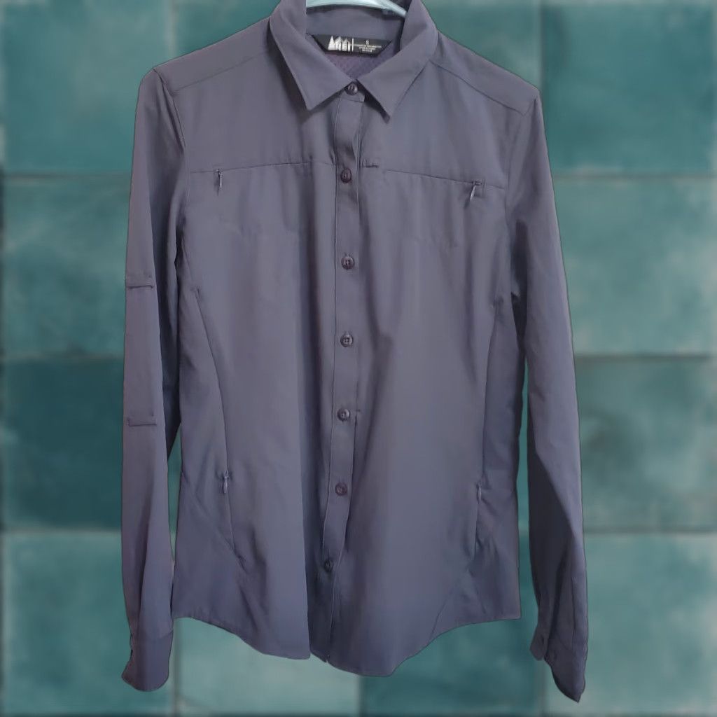 Vintage REI Shirt Women S Plum Roll Tab Polyester Fishing Hiking Vented Zipper Pockets Size S / US 4 / IT 40 - 1 Thumbnail
