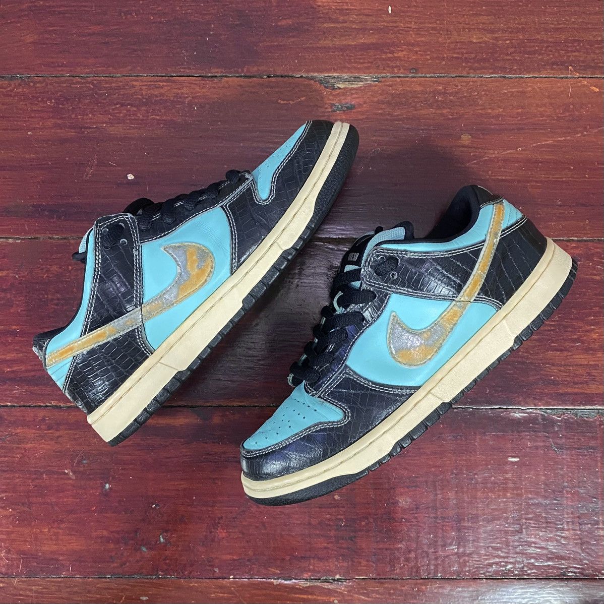 SB Dunk Low Diamond Tiffany 2005