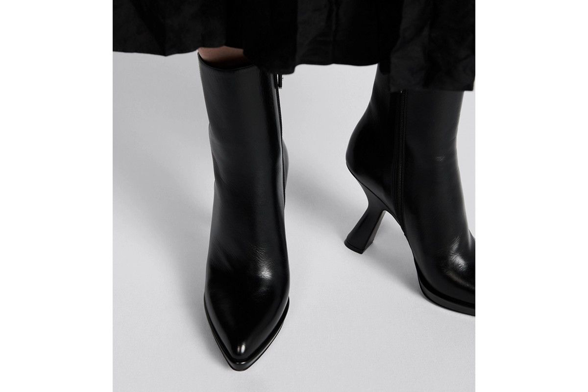 o1bcso1str0226 D-Fiction Heeled Ankle Boot in Black