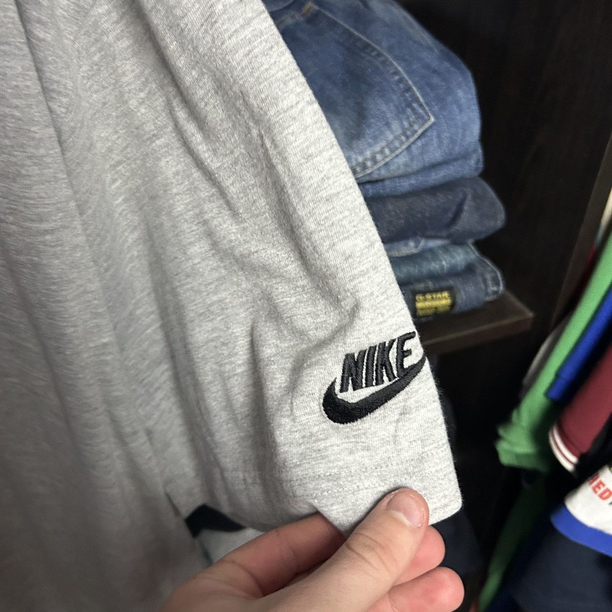 Nike Vintage Nike Big Swoosh 90’s streetwear y2k tee size L Size US L / EU 52-54 / 3 - 4 Thumbnail