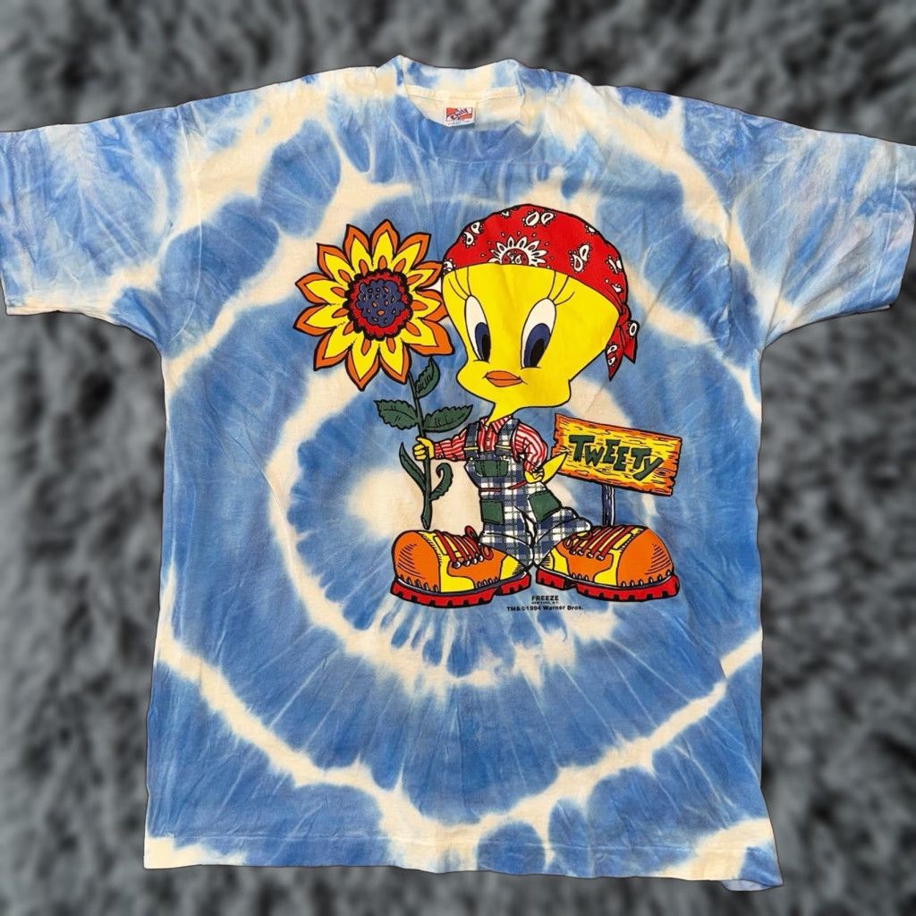 Vintage VINTAGE Tweety Shirt XL Tie Dye Sunflower Warner Bros Cartoon 1994 Farmer Hippie Mens XL TS Size US XL / EU 56 / 4 - 1 Thumbnail