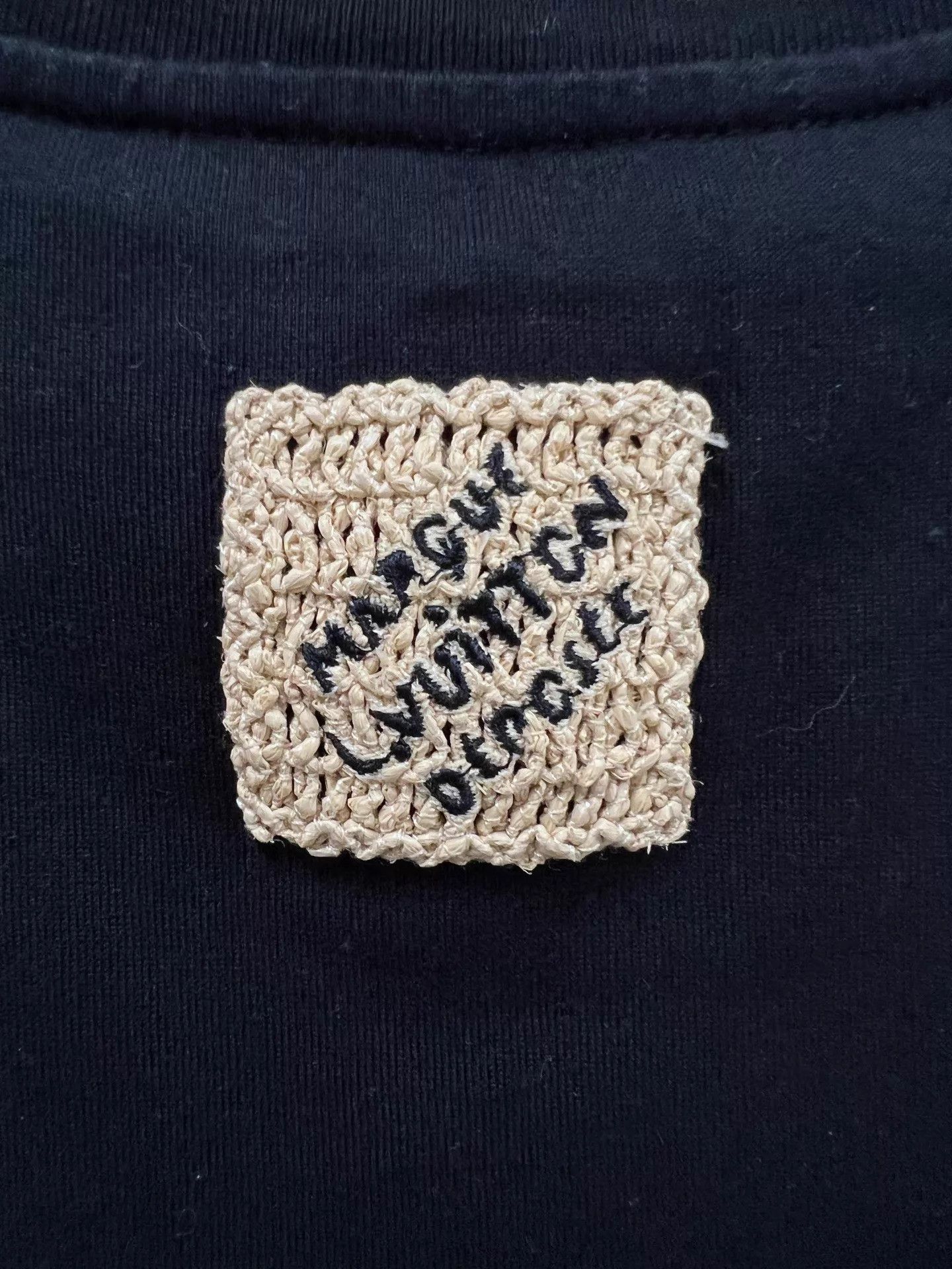 Louis Vuitton LV Raffia Embroidered Logo T-Shirt M New E62504 Size US M / EU 48-50 / 2 - 5 Thumbnail