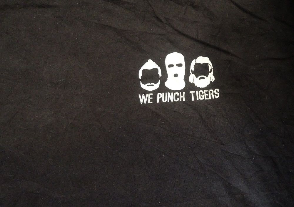 Band Tees We Punch Tigers Size US XXL / EU 58 / 5 - 2 Thumbnail