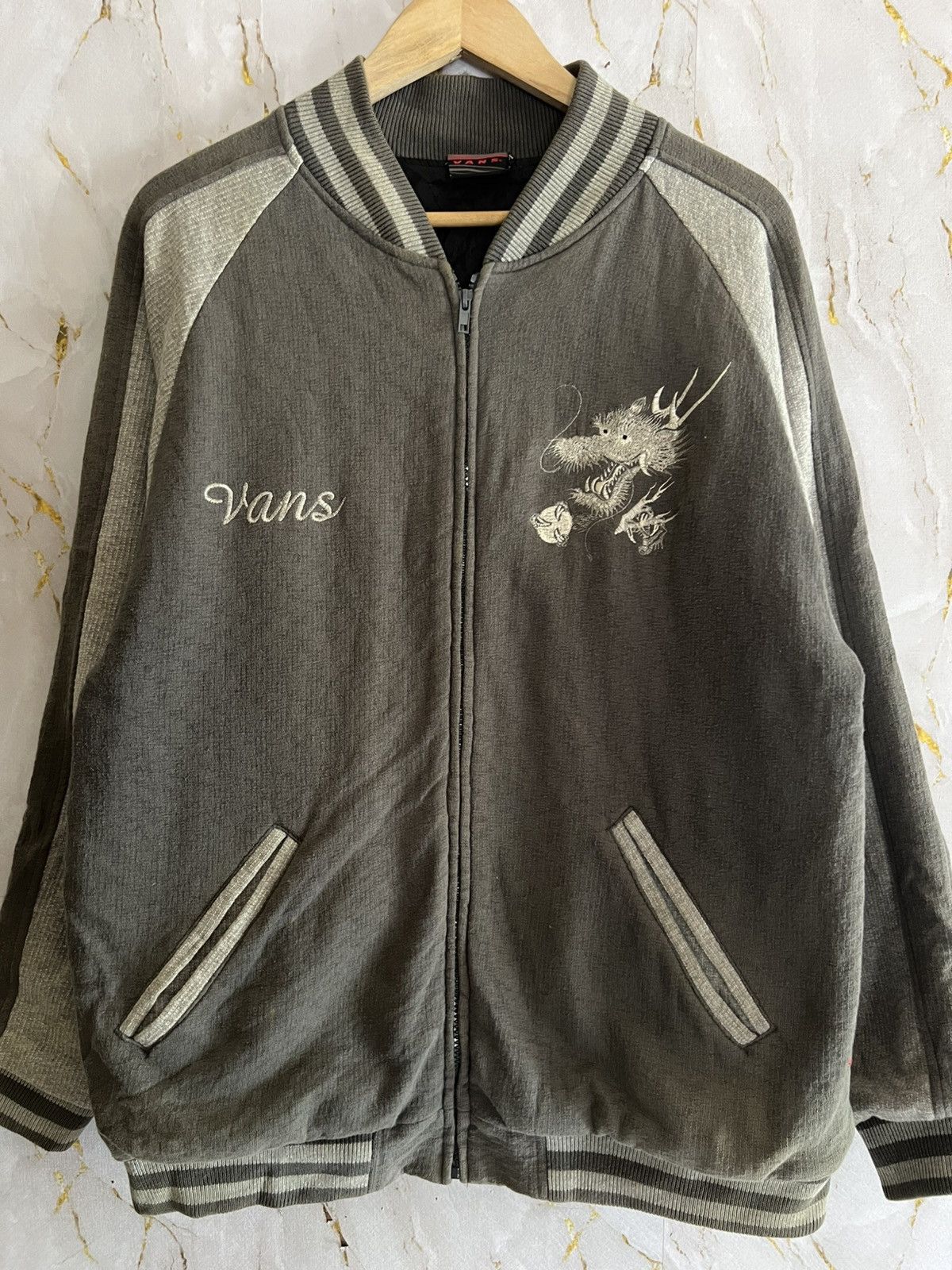 Vans Logo Sweater – Skatewear Streetwear Classic