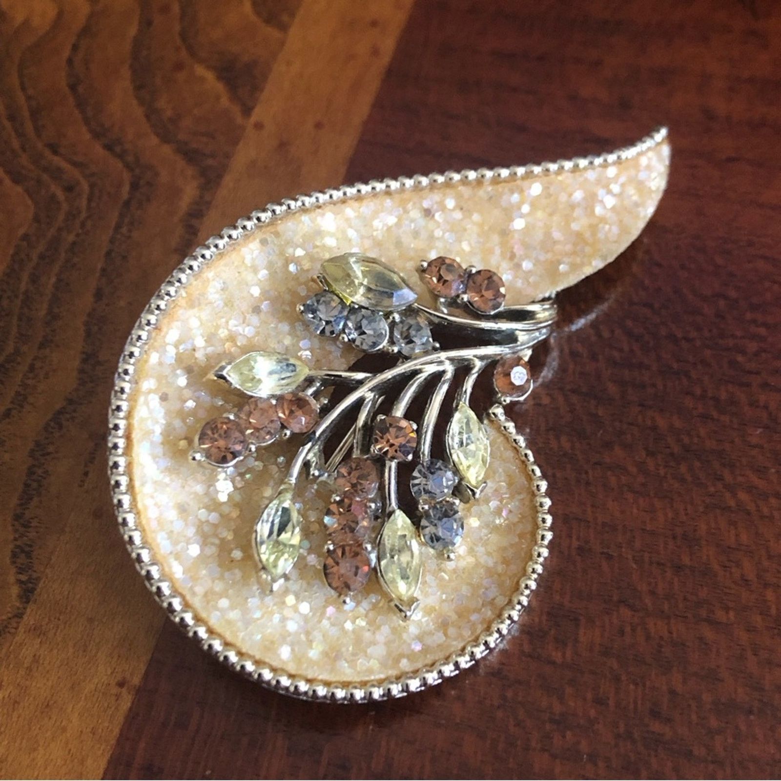 Vintage Vintage Coro glitter glass stone swirl brooch pin Size ONE SIZE - 3 Thumbnail