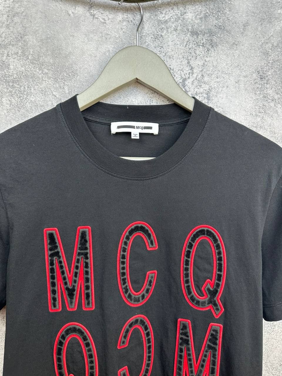 Alexander McQueen McQ Alexander McQueen Velvet Logo T-Shirt Black Red Crew SS Size US S / EU 44-46 / 1 - 4 Thumbnail