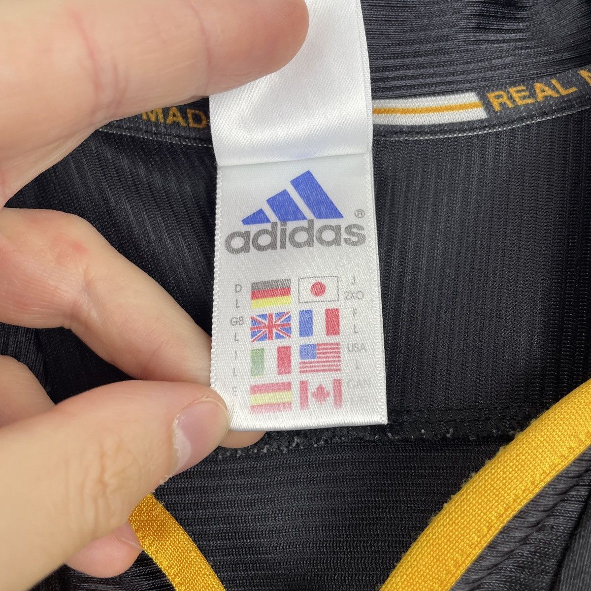 Adidas Vintage Real Madrid Away Jersey Shirt Rare 1999/2001 size L Size US L / EU 52-54 / 3 - 4 Thumbnail