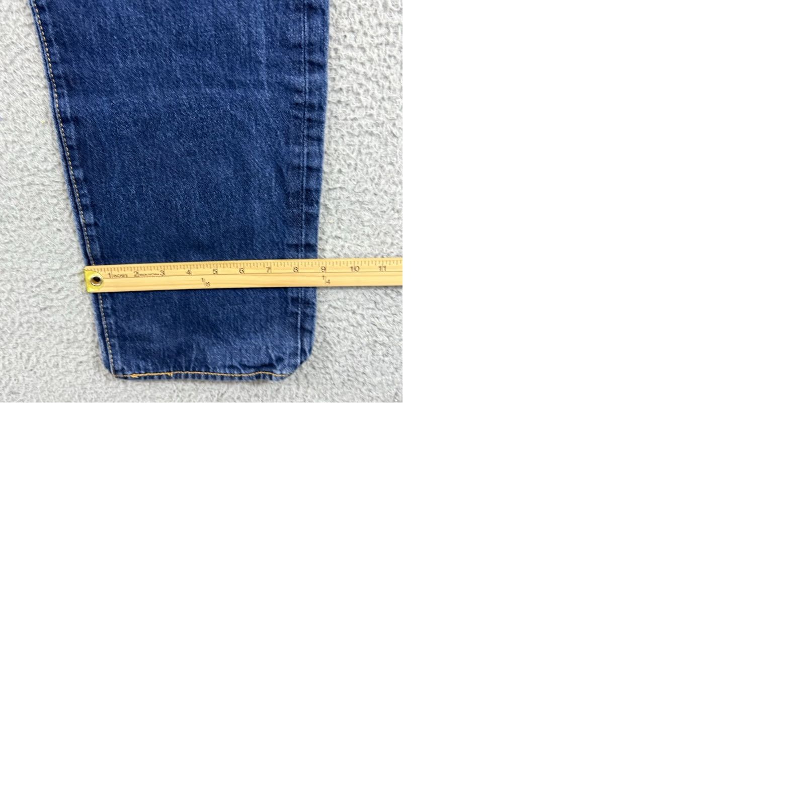 Levi's VINTAGE Levi's 501 Jeans Men 34x31 Blue Denim Straight Leg Button Fly 90s Cowboy USA 5-Pocket Mens Size US 34 / EU 50 - 9 Thumbnail