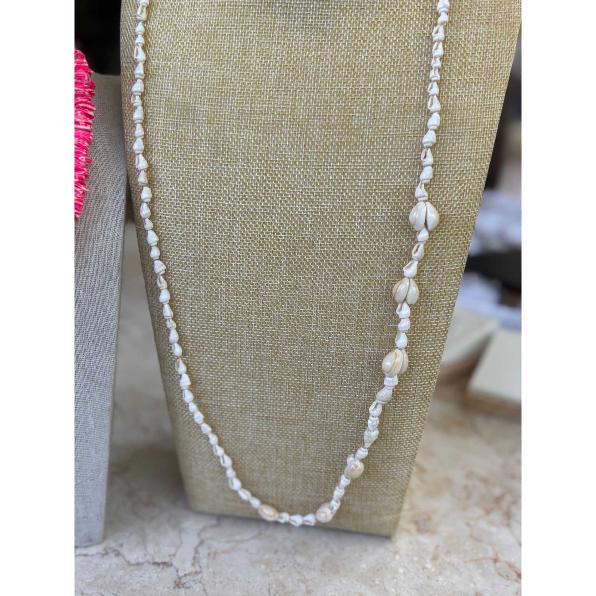 Other Black Beaded Necklace With White Turtle Pendant Pink Shell N Size ONE SIZE - 10 Thumbnail