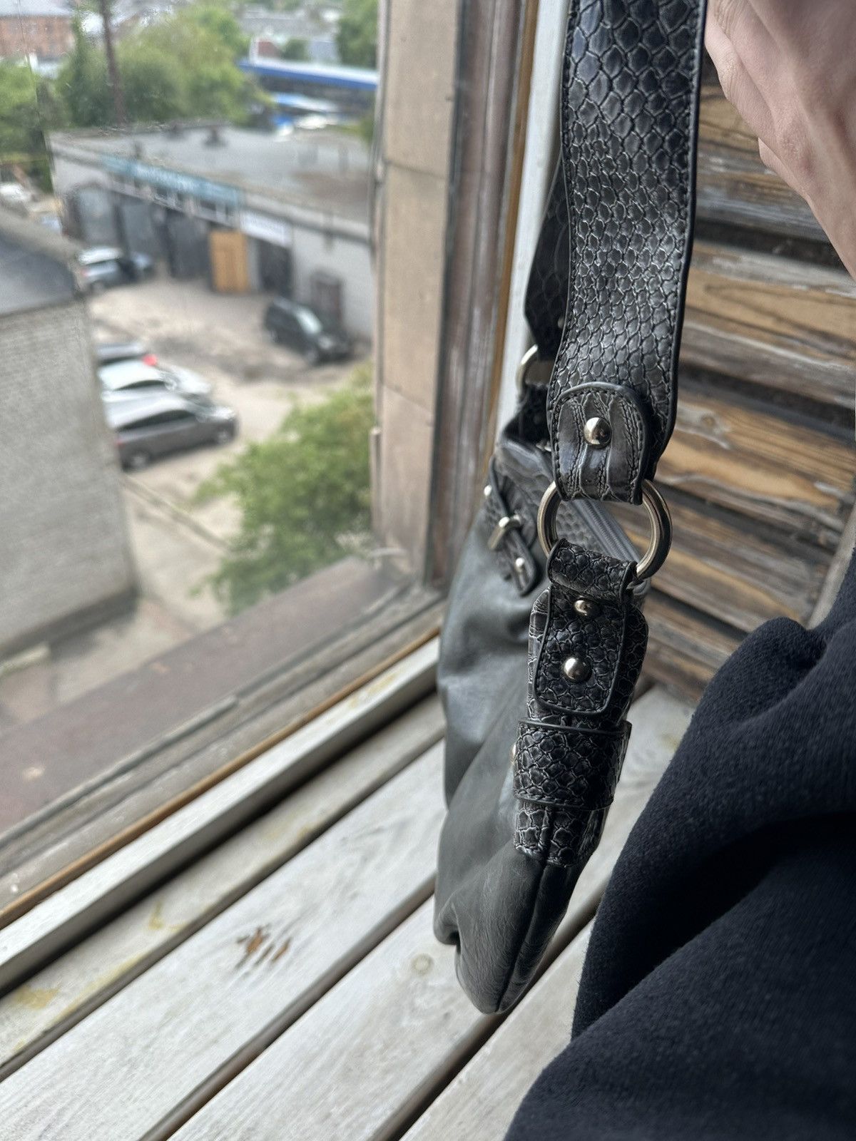 Japanese Brand 🚨Y2K AVANT-GARDE 🚨mesh silver Japan style hand bag Y2K 90s Size ONE SIZE - 5 Thumbnail