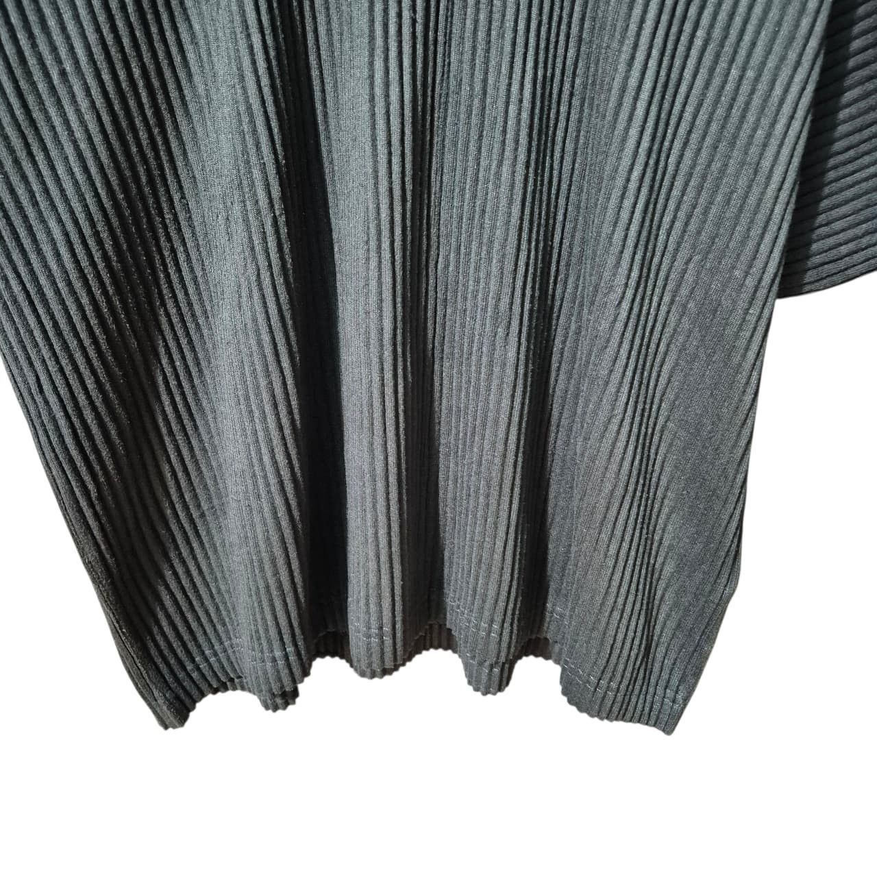 Pleats Please Issey Miyake Pleatsme pleated tshirts Size US L / EU 52-54 / 3 - 4 Thumbnail
