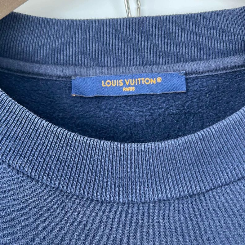 Louis Vuitton Louis Vuitton size 4l Blue logo flocked letter sweatshirt Size US M / EU 48-50 / 2 - 3 Thumbnail