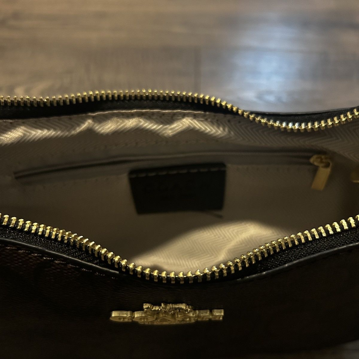 Coach Coach Signature Canvas Crescent / Half-Moon Shoulder Bag Size ONE SIZE - 4 Thumbnail