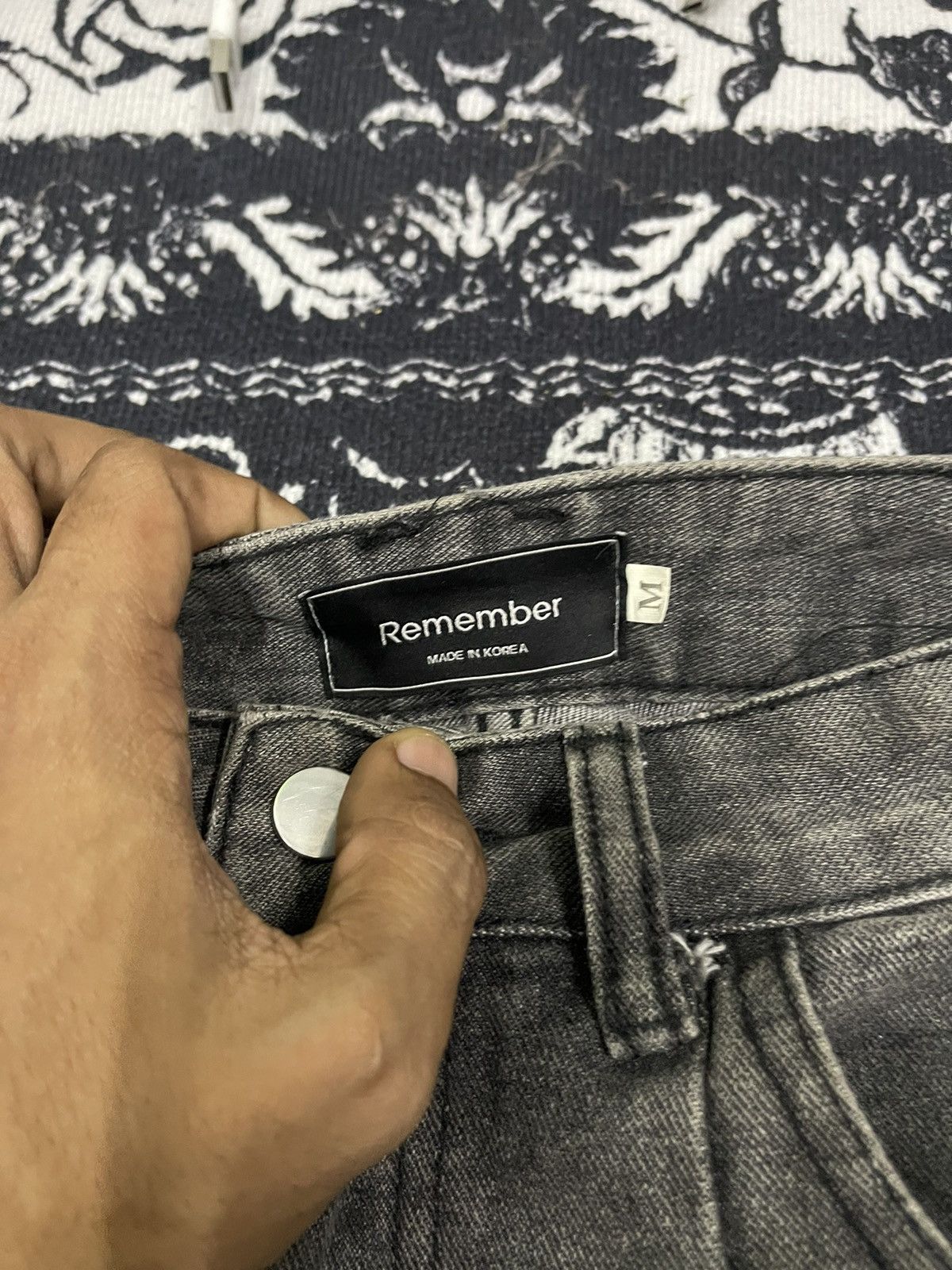 Japanese Brand 2000s BALENCIAGA INSPIRED MULTIPOCKET JEANS BAGGY Size 26" / US 2 / IT 38 - 9 Thumbnail