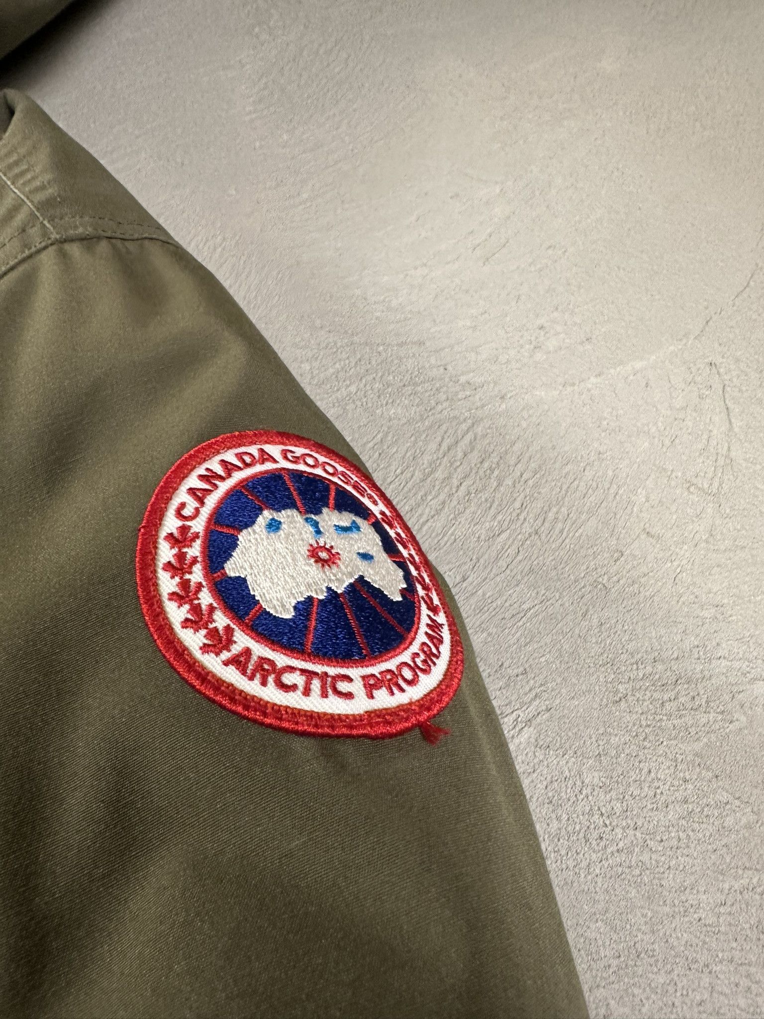 Canada Goose Canada Goose Baniff Fur Hood Military Down Winter Parka Size US XL / EU 56 / 4 - 16 Thumbnail