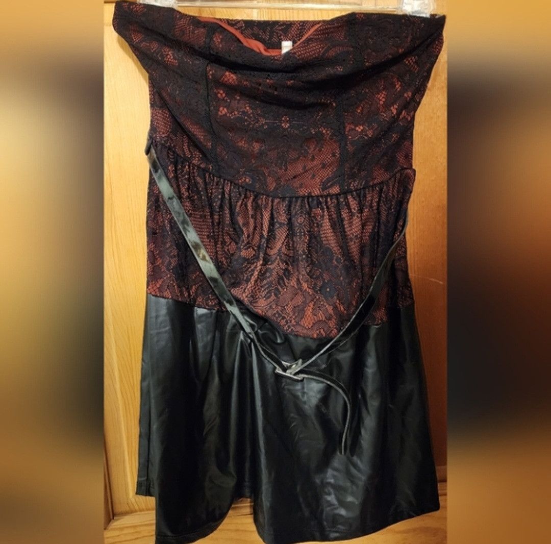Other NWOT Flamingo Burgundy Lace Floral Sweetheart Belted Dress S Size S / US 4 / IT 40 - 1 Thumbnail