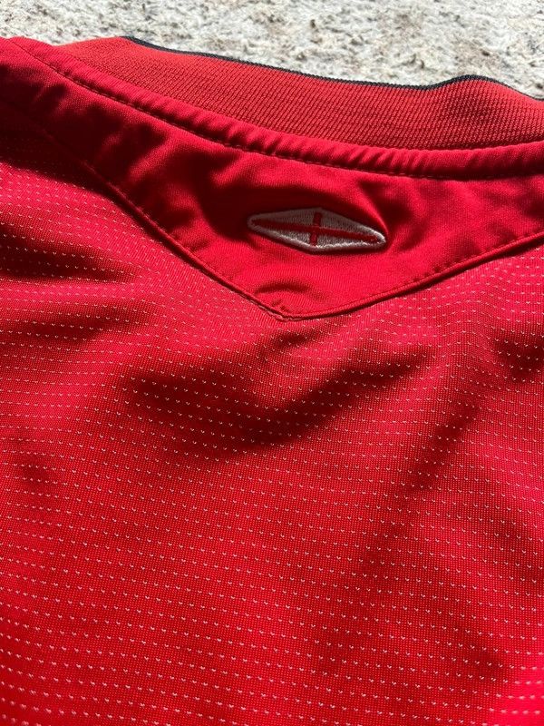 Umbro Umbro England 2004 - 2006 Sz M Football Soccer Rare Size US M / EU 48-50 / 2 - 12 Thumbnail