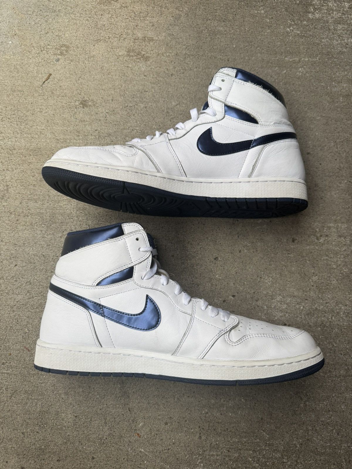 Jordan Brand JORDAN 1 RETRO HIGH OG METALLIC NAVY 2016 SIZE 14 Size US 14 / EU 47 - 2 Thumbnail