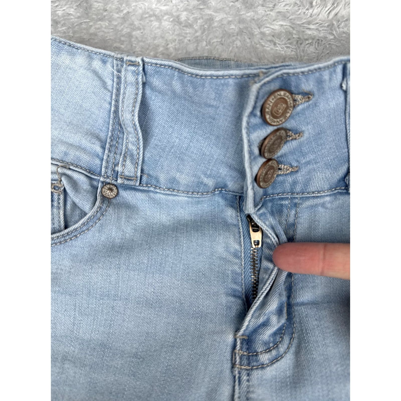 Vintage VINTAGE Enjean Jeans Womens Skinny Jeans Light Wash High Rise 7 26in Inseam Blue Denim Stretch 5-Pocket Button Zip 90s Southwestern Womens Size 28" / US 6 / IT 42 - 5 Thumbnail