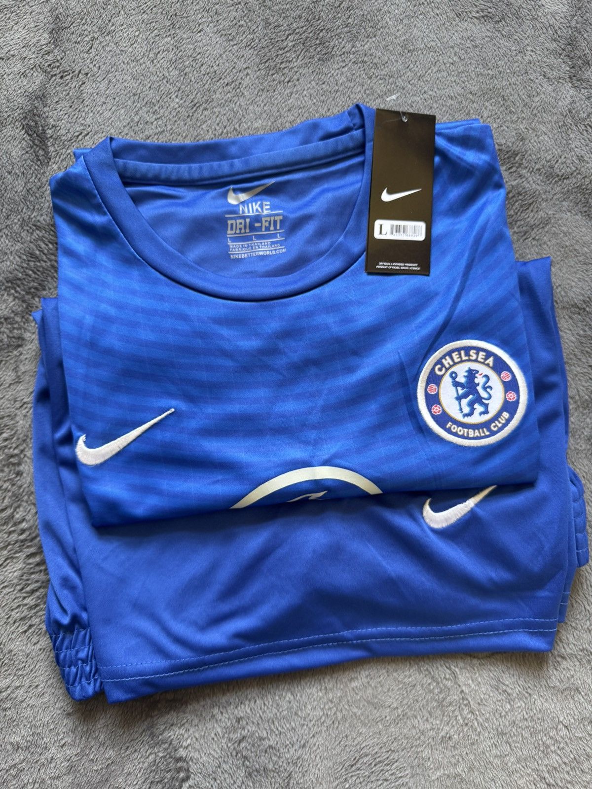 Nike Brand new Football kit/ chelsea jersey 2023 Size US L / EU 52-54 / 3 - 1 Thumbnail