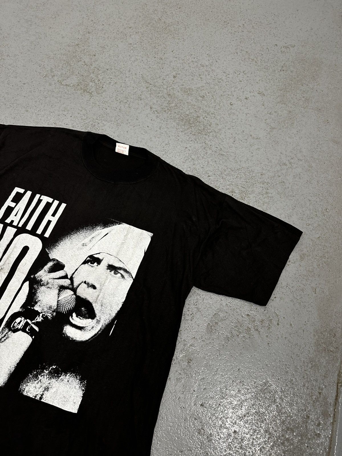Band Tees Vintage Faith No More Rock T-Shirt Size US XL / EU 56 / 4 - 3 Thumbnail