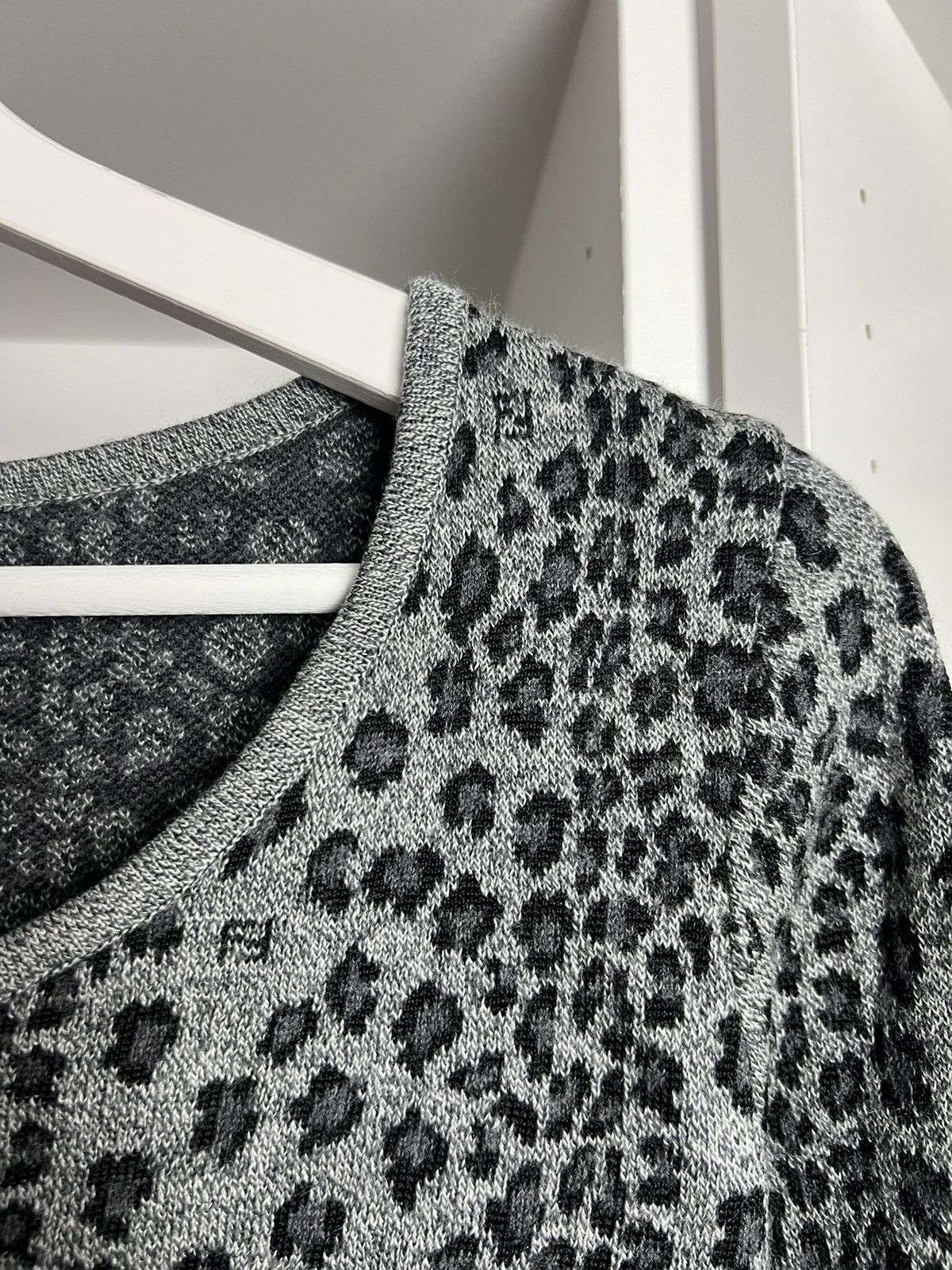 Designer × Fendi × Vintage Vintage 90s Fendi merino wool leopard print cropped sweater S Size S / US 4 / IT 40 - 6 Thumbnail
