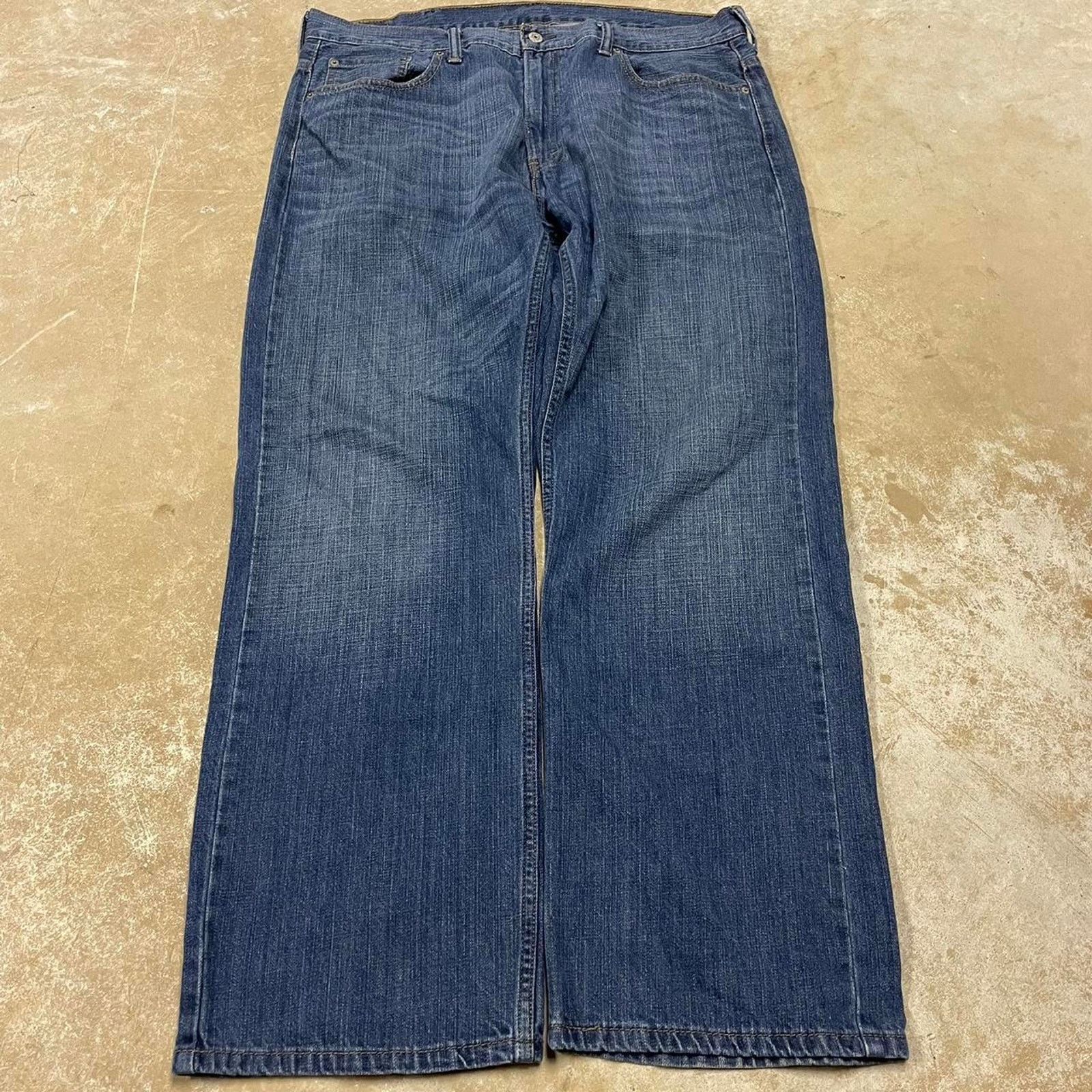 Levi's Levi's 569 blue denim jeans Size 38x32 Size US 38 / EU 54 - 1 Thumbnail