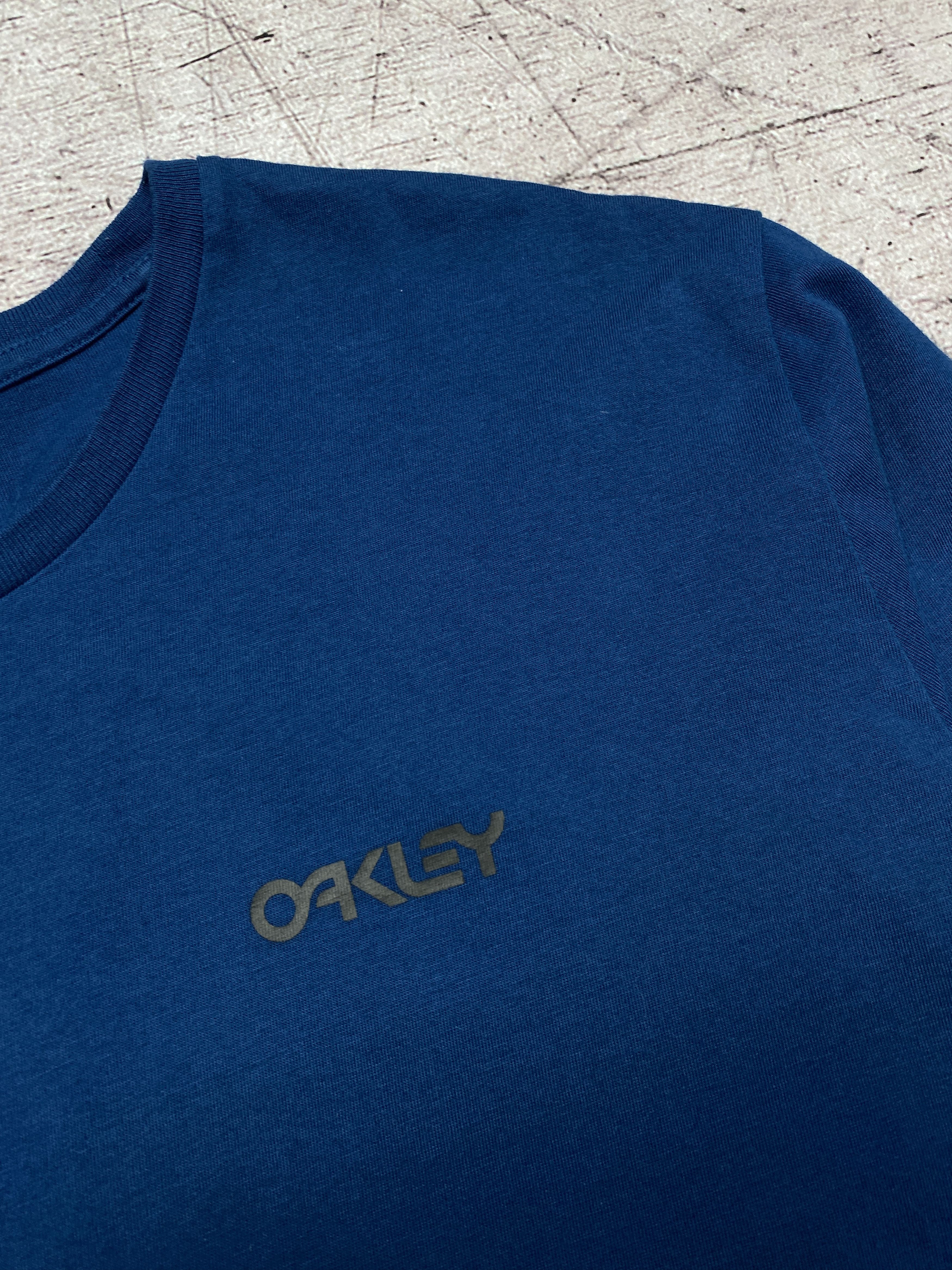 Oakley × Vintage Oakley Vintage Mens Crew Neck T-Shirt Size US L / EU 52-54 / 3 - 6 Thumbnail