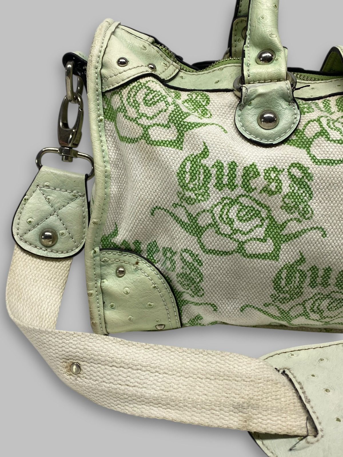 Guess 🔥 GUESS ROSE LOGO BAG Y2K GLAM GRUNGE PARIS HILTON ERA VIBES Size ONE SIZE - 7 Thumbnail