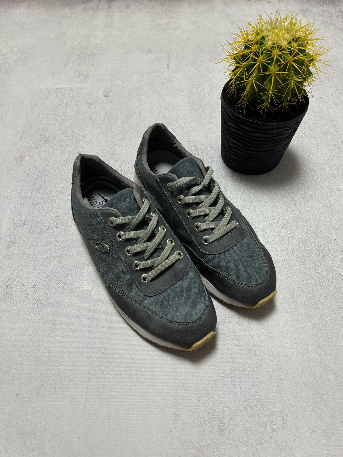 Oakley × Vintage Oakley Sneakers Metal Logo Shoes Sky Walk 43 Size US 9 / EU 42 - 2 Thumbnail