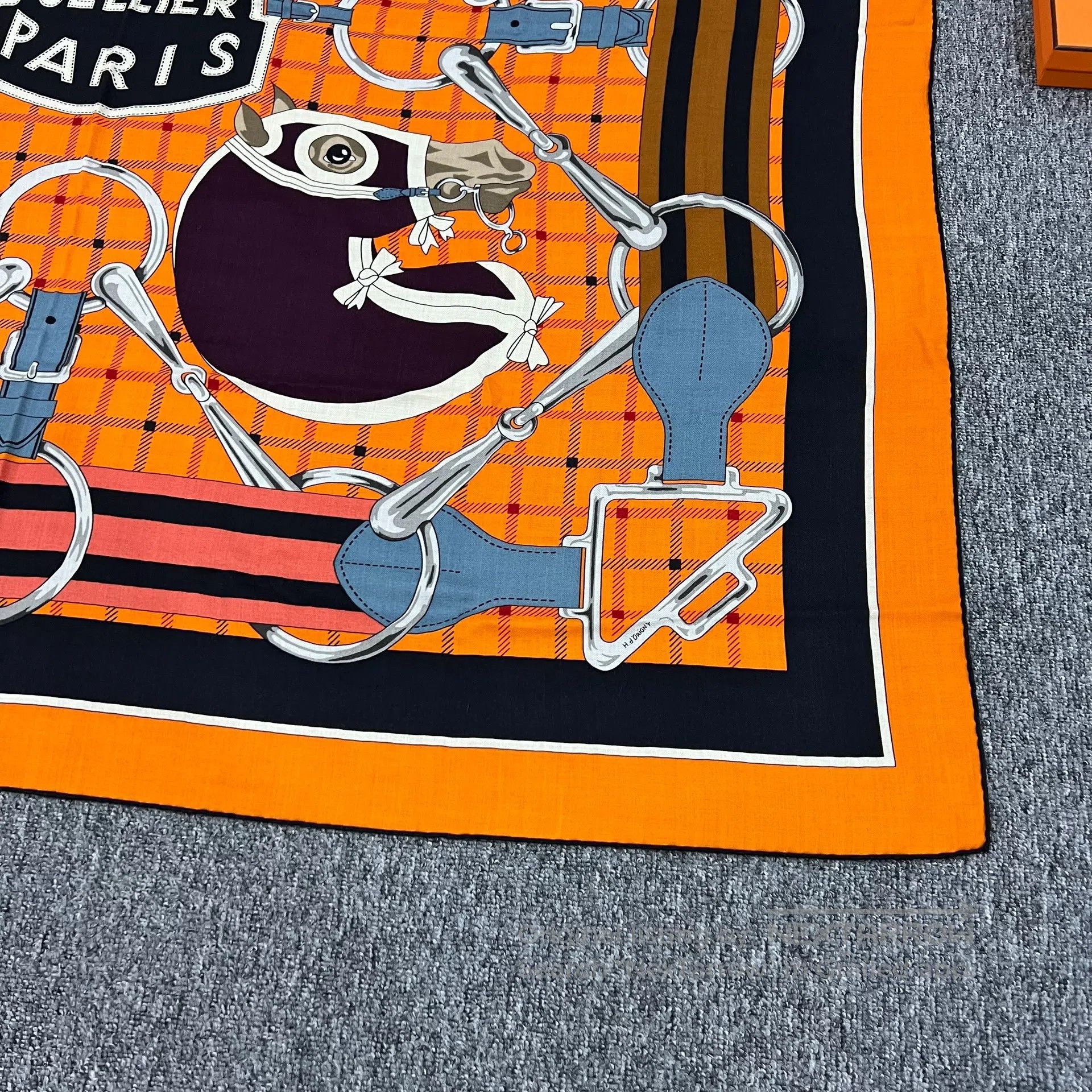 Hermes Hermes Tatsarma Collection: Cashmere and Silk Square Scarf Size ONE SIZE - 5 Thumbnail