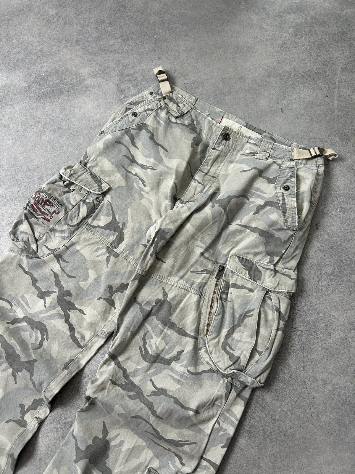 Quicksilver Vintage Fishbone sniper camo multi-pocket pants Size US 32 / EU 48 - 4 Thumbnail