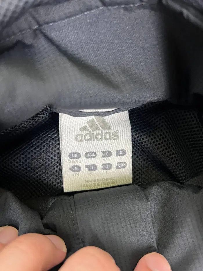 Adidas Vintage Adidas Liverpool 2009 2010 Windbreaker Jacket Size US M / EU 48-50 / 2 - 6 Thumbnail