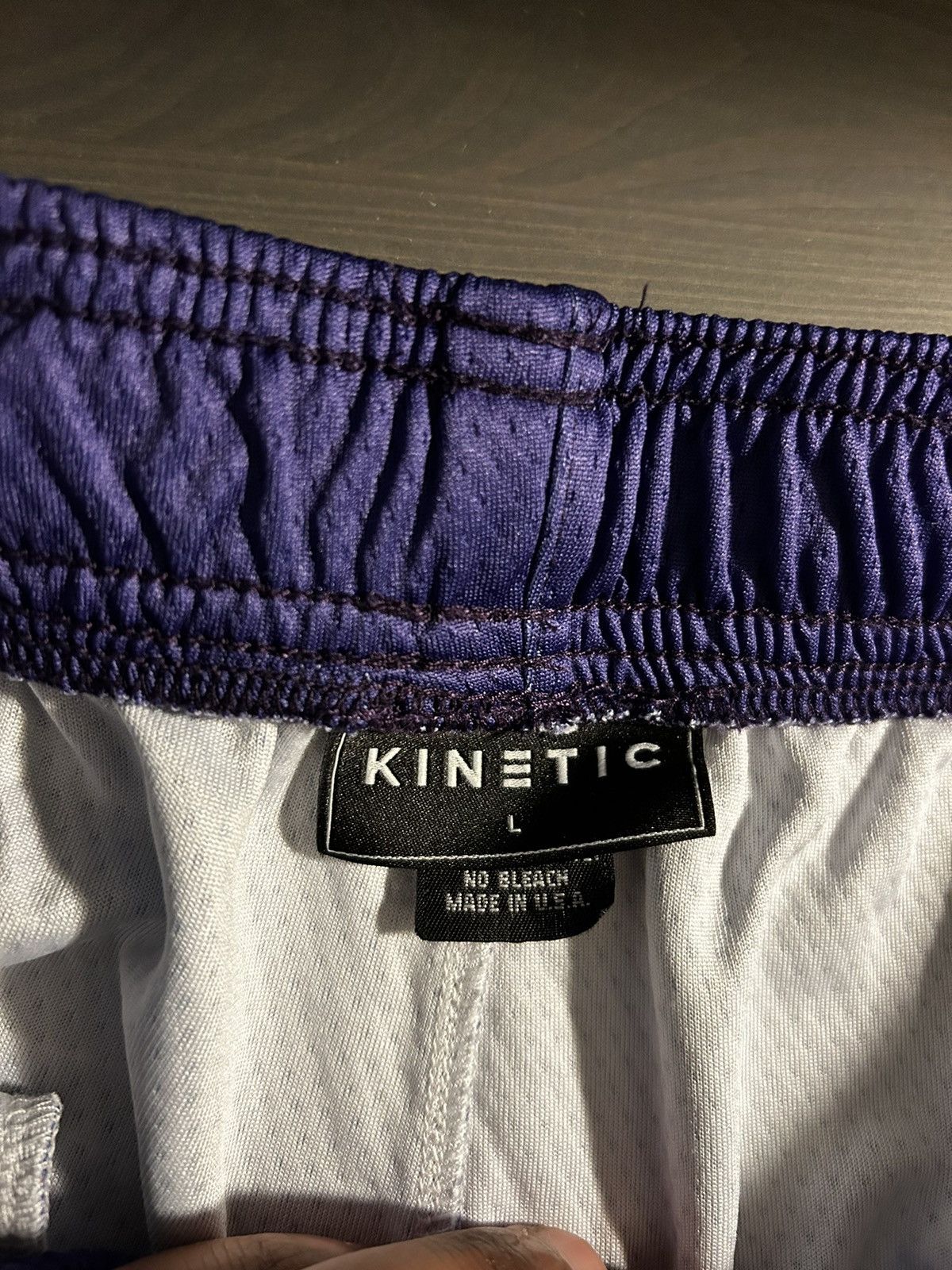 Vintage Lakers “Three Peat” Shorts Size US 32 / EU 48 - 3 Thumbnail