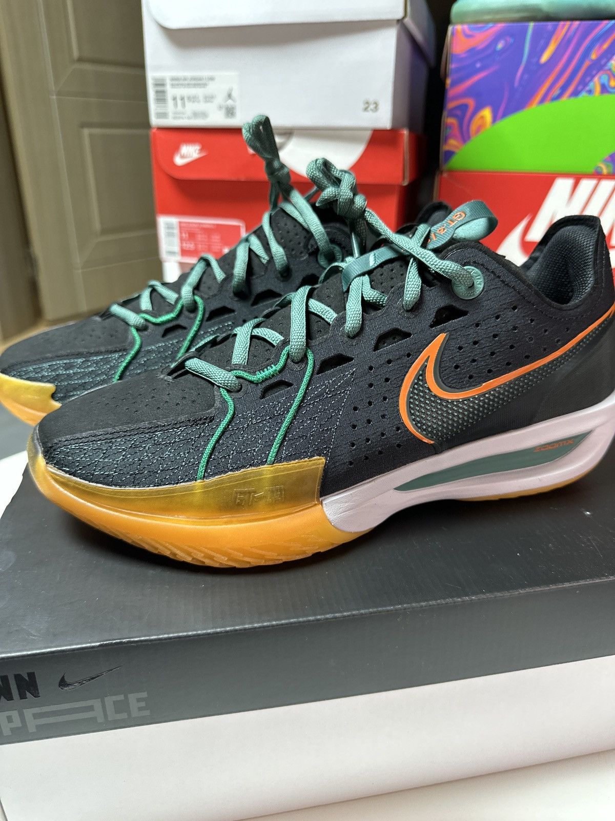 Nike NEW Size 10 US G.T. Cut 3 EP Black/Malachite-Vintage Green Size US 10 / EU 43 - 1 Thumbnail