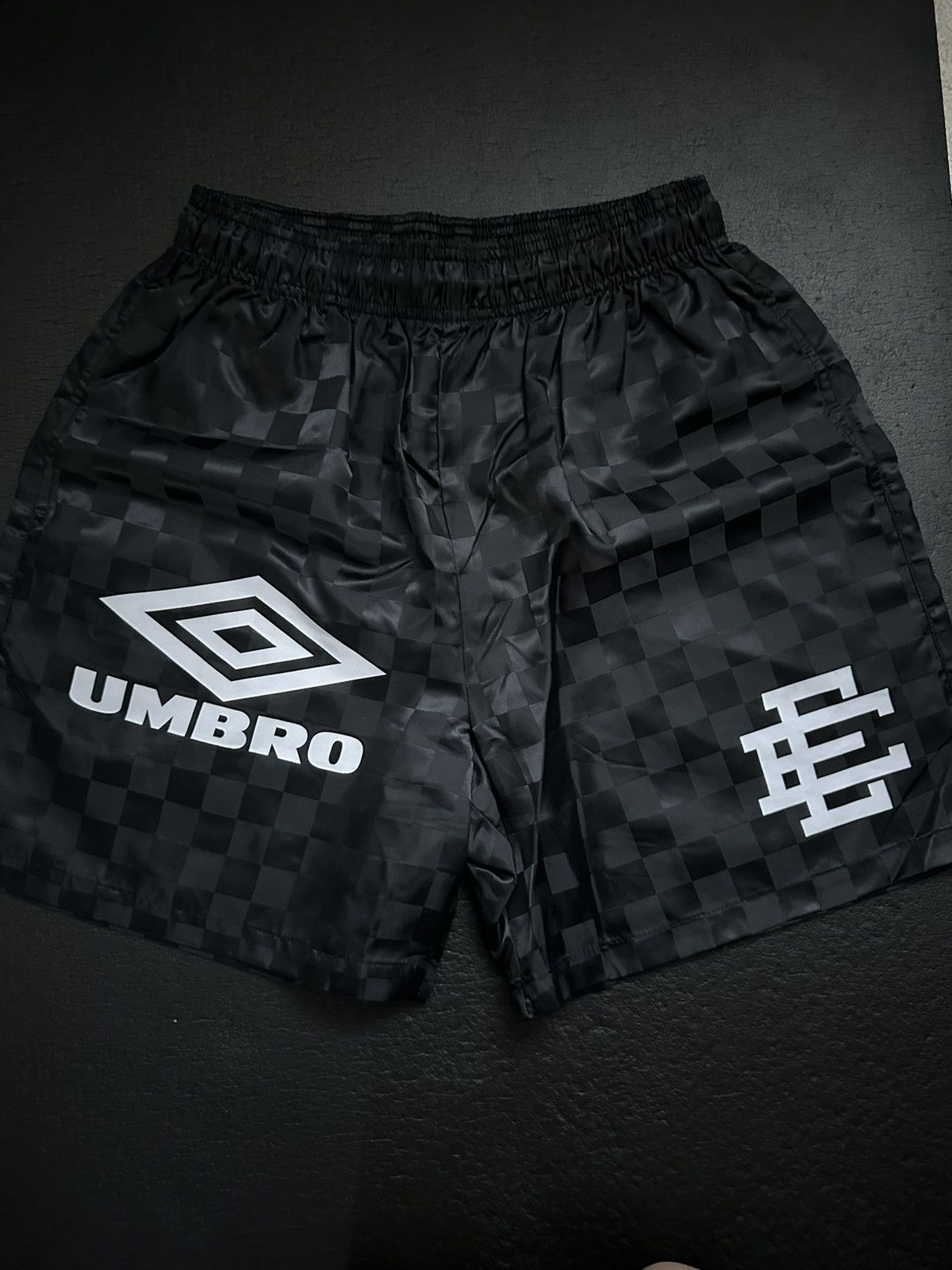 Eric Emanuel Eric Emanuel x Umbro shorts Size US 33 - 2 Thumbnail
