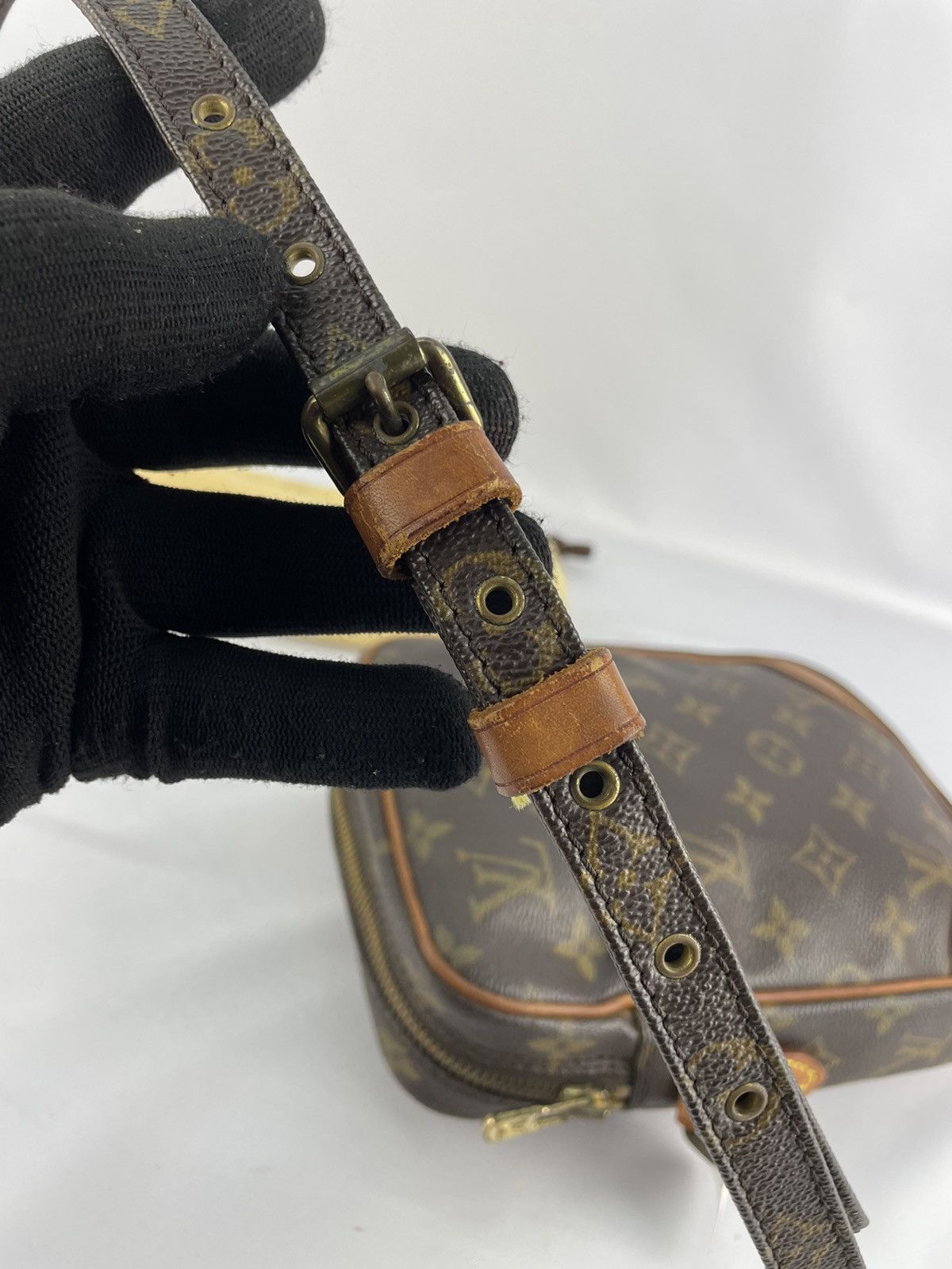 Louis Vuitton Authentic Louis Vuitton Danube Crossboday bag monogram Size ONE SIZE - 13 Thumbnail