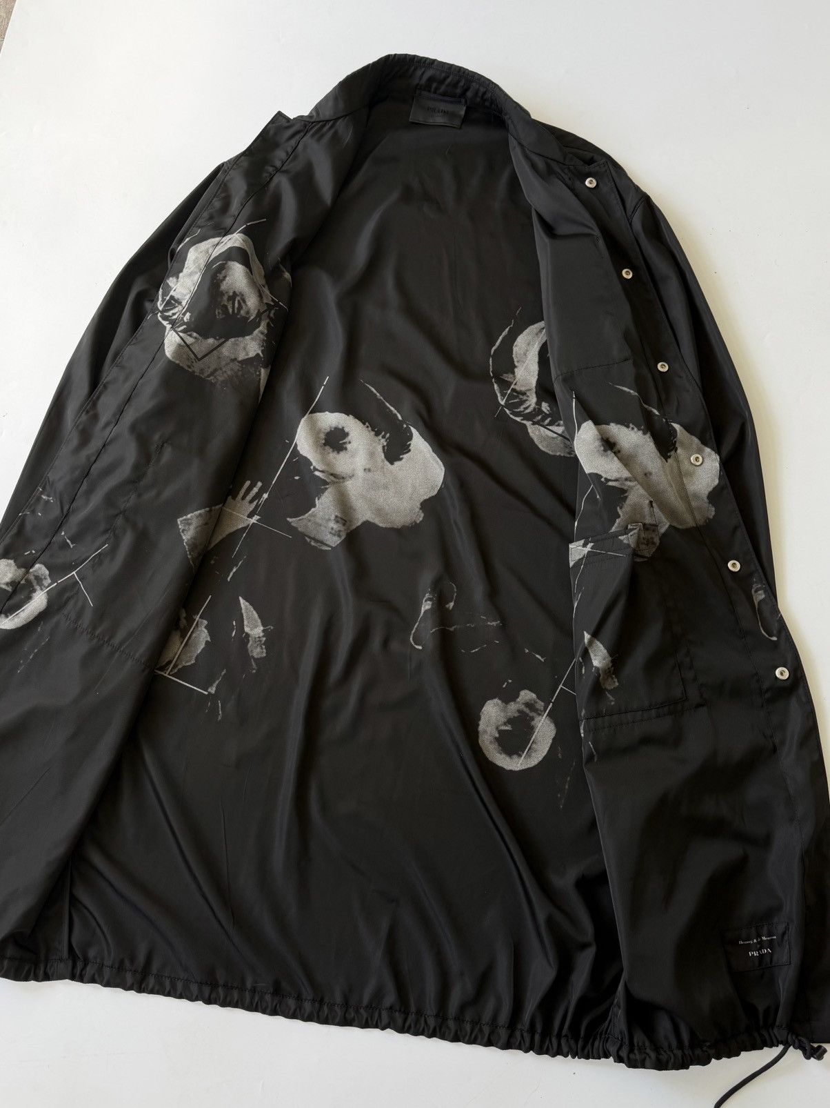 Prada Prada Herzog & de Meuron A/W 2018 A Printed Shirt Size US L / EU 52-54 / 3 - 3 Thumbnail
