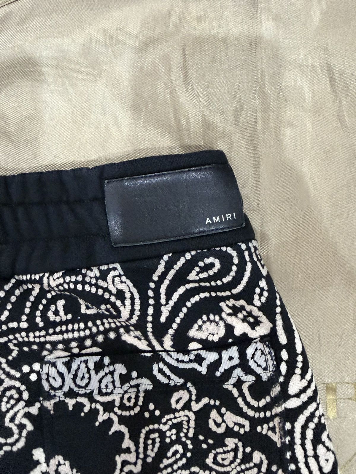 Amiri Amiri Black Bandana Bleach Sweatpants size S Size US 30 / EU 46 - 8 Thumbnail