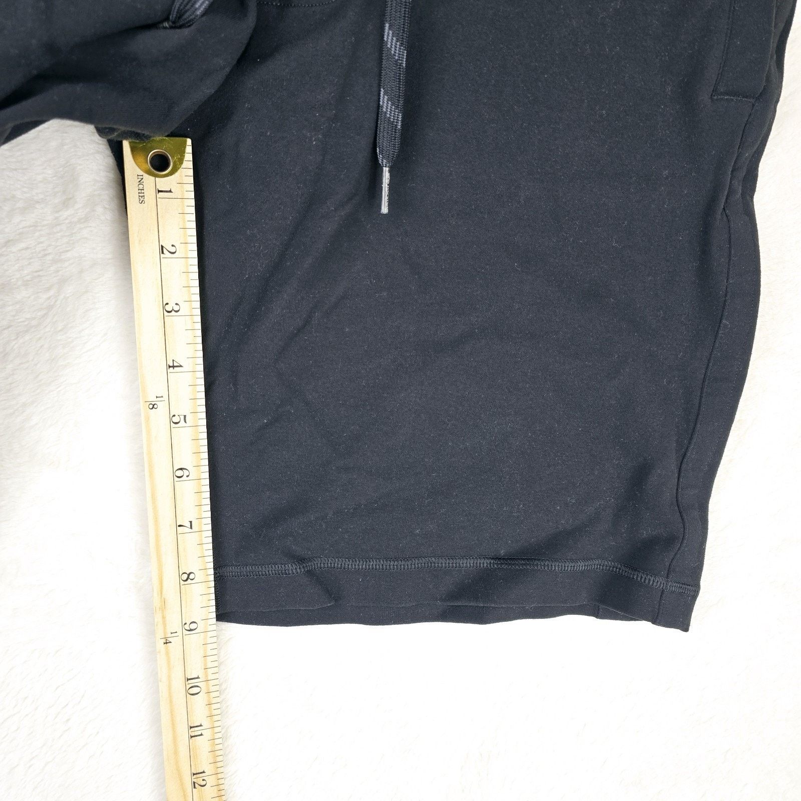 Lululemon Lululemon Men's Black Big Logo Vintage Shorts Size S 32x9 Size US 32 / EU 48 - 7 Thumbnail
