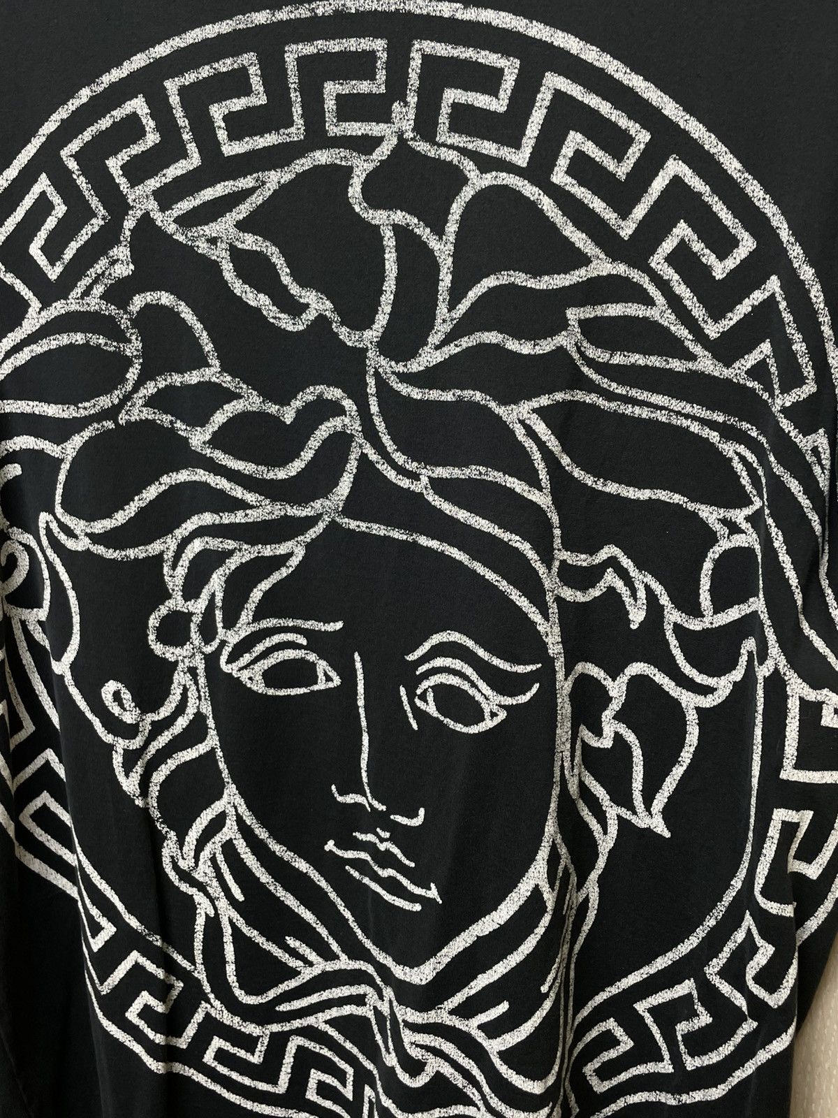 Versace Versace Medusa Distressed Tee T-shirt Size US S / EU 44-46 / 1 - 3 Thumbnail
