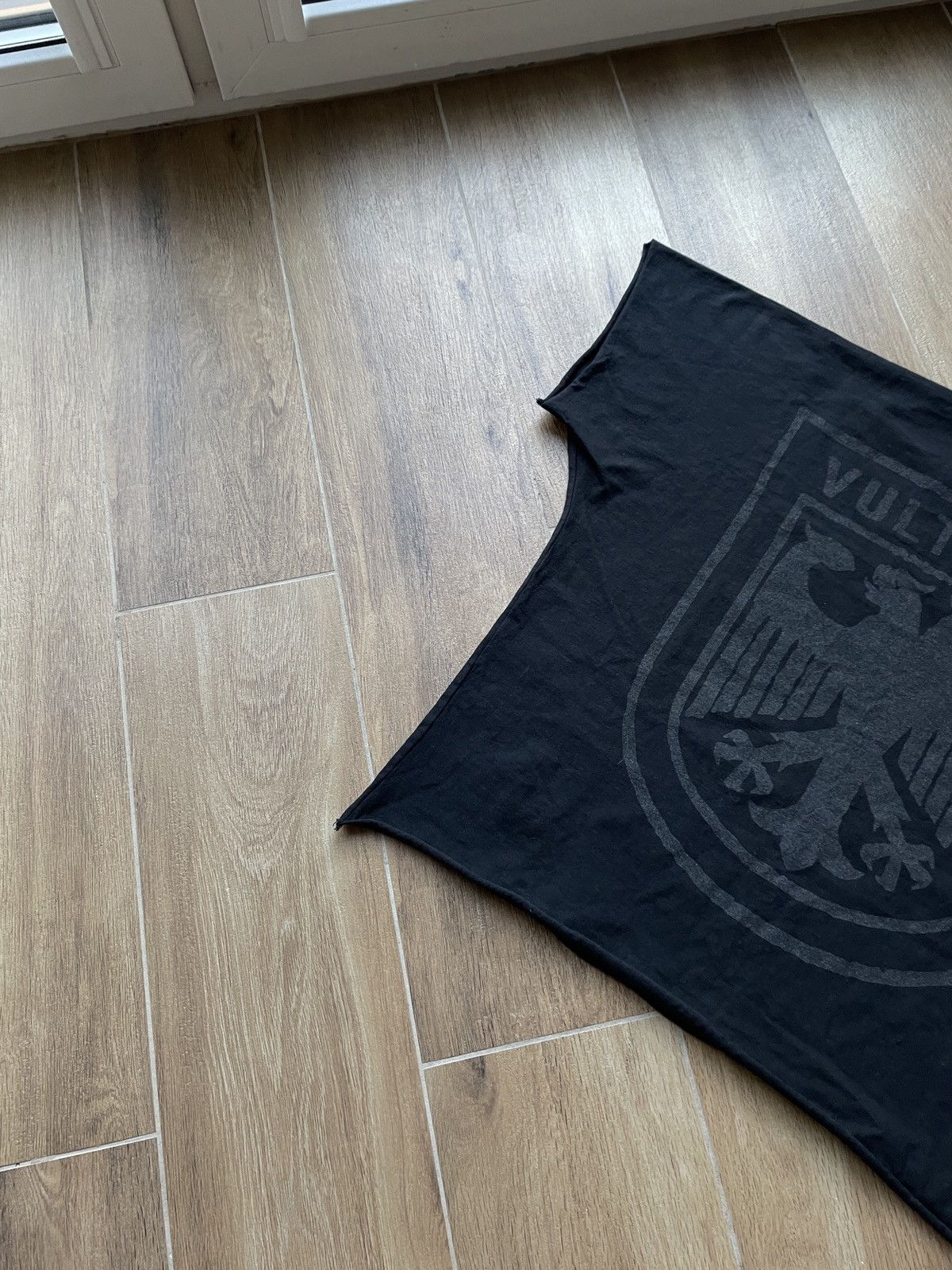 Yeezy Vintage Yeezy Vultures T-Shirt Yzy Japanese Avant Garde Y2K Size US M / EU 48-50 / 2 - 5 Thumbnail