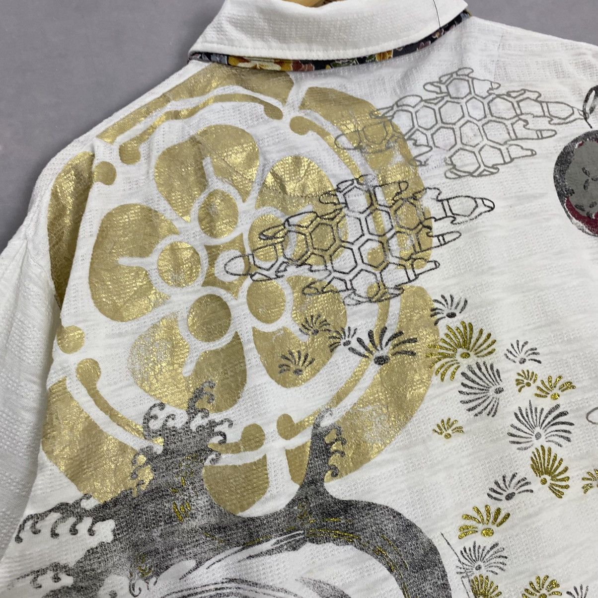 Japanese Brand Vintage Y2K Japanese Traditional Koi Fish Design Size US L / EU 52-54 / 3 - 22 Thumbnail