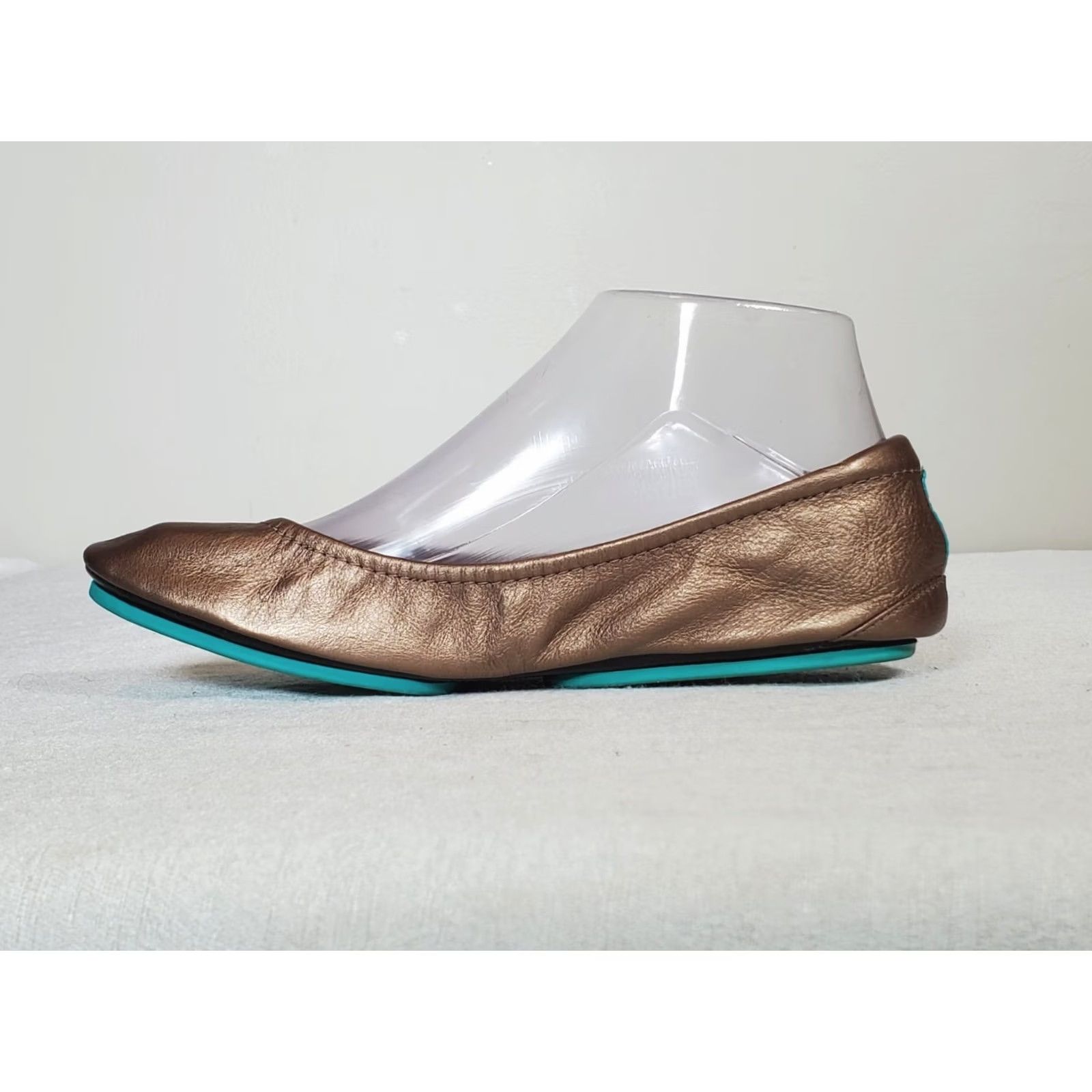 Vintage Tieks Ballet Flats Metallic Bronze w/ Box Women's US 7 Leather Flat Casual, Party, Workwear, Travel Shoes Mens Womens? Size US 7 / IT 37 - 5 Thumbnail