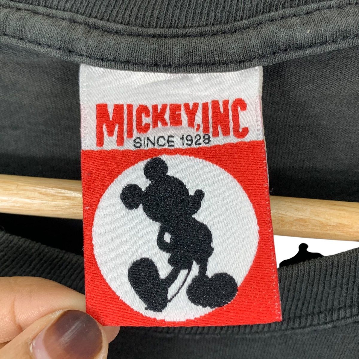 Vintage Vintage 90s MICKEY WALT DISNEYWORLD Disneyland Shirt Size US XL / EU 56 / 4 - 5 Thumbnail