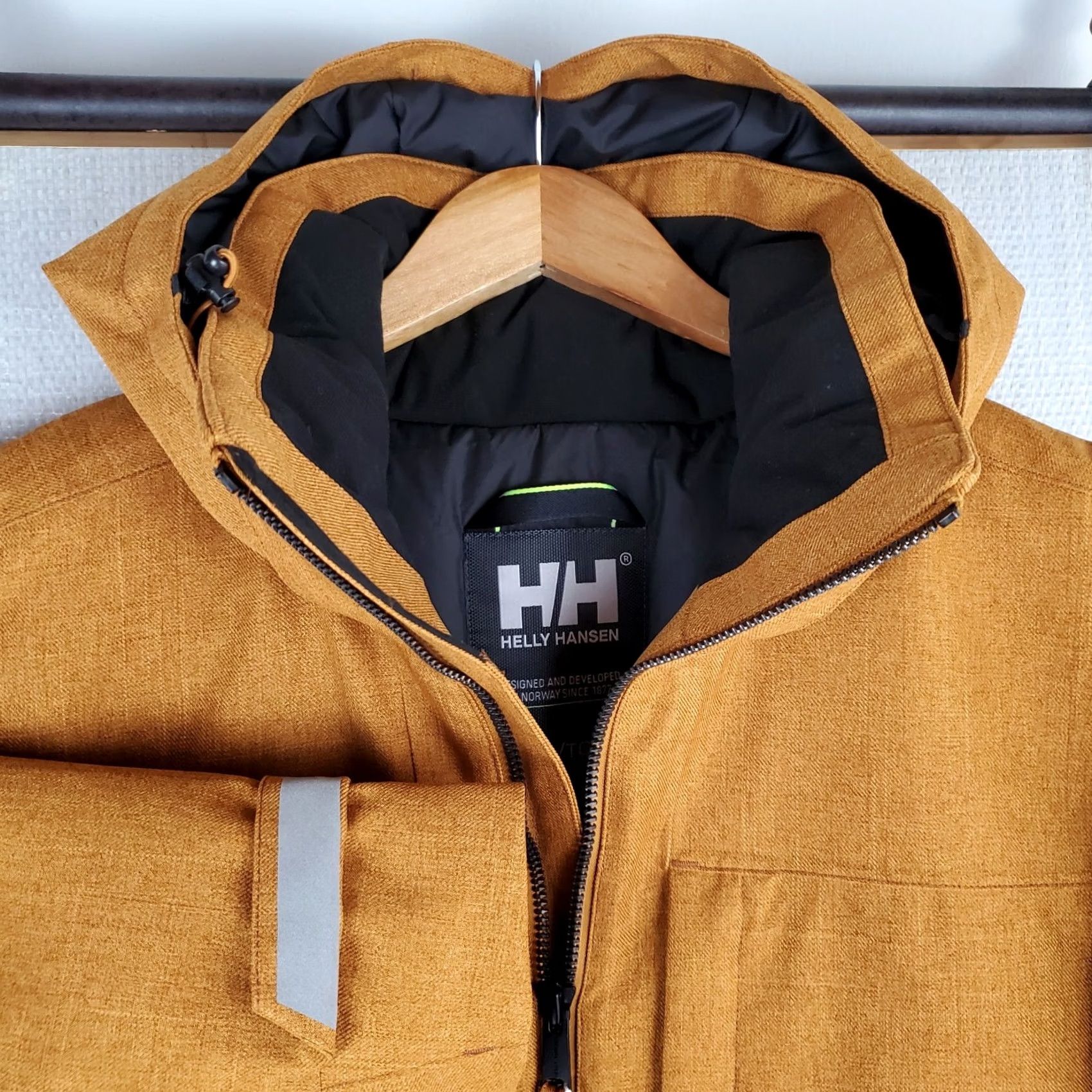 Helly Hansen Helly Hansen Jacket Mens XL Primaloft Rise Insulated Hooded Waterproof Winter Windproof Reflective Helly Tech Full Zip Beige Size US XL / EU 56 / 4 - 7 Thumbnail