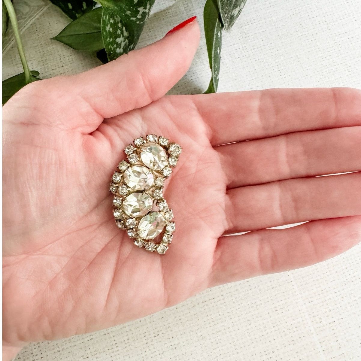 Vintage Vintage 50s 60s prong set rhinestone earrings clip back Size ONE SIZE - 4 Thumbnail