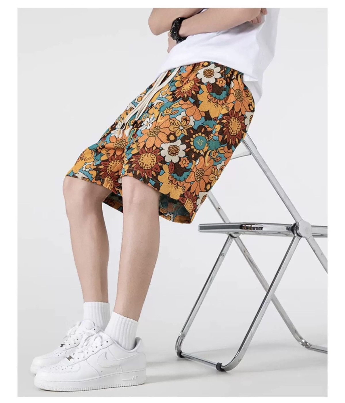 Other Graffiti Summer Shorts Size US 32 / EU 48 - 2 Thumbnail